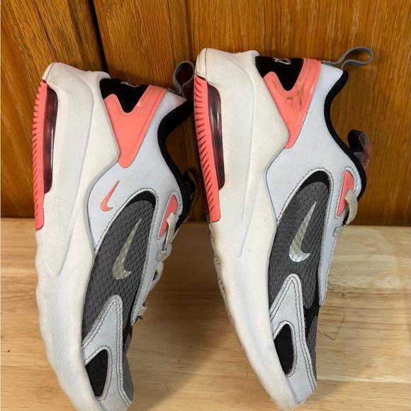 Nike Air Max Bolt Girl’s sneakers athletic shoes - Picture 6 of 14